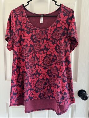 LuLaRoe Classic shirt